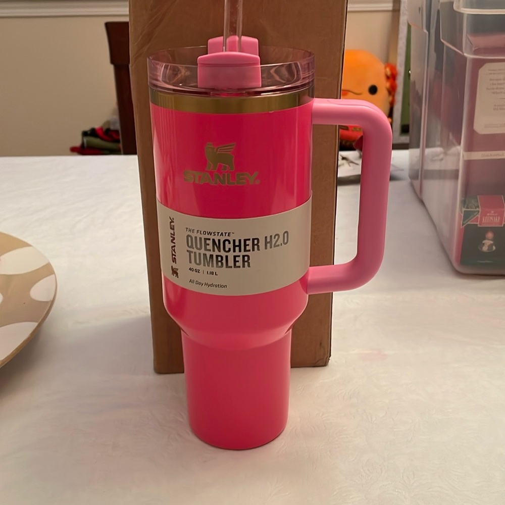 Stanley Pink Parade 40 Ounce Quencher H2.0
